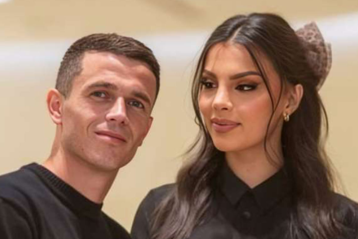 بیوگرافی یاسر آسانی ؛ وینگر چپ پای استقلال 2 یاسر آسانی و همسرش