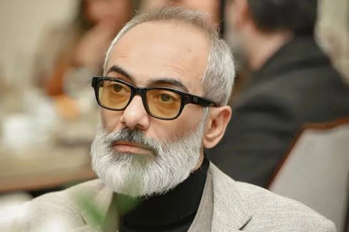 بازیگران فیلم صد سال به این سال ها | بیوگرافی و معرفی کامل بازیگران فیلم سامان مقدم 6 علی قربان زاده