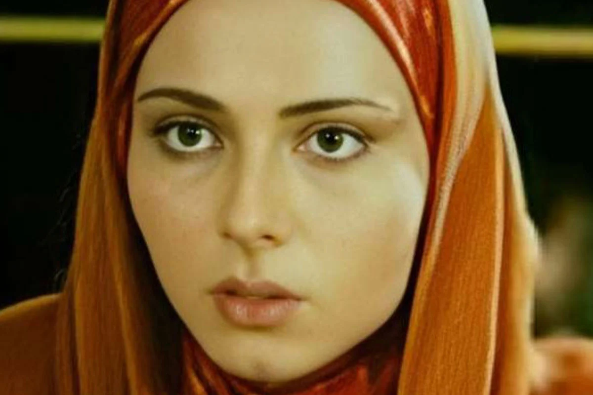 آناهیتا آزادپرور