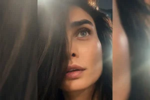چهره متفاوت تینا آخوندتبار در جدیدترین عکسش؛ سلفی نزدیک این بازیگر منتشر شد