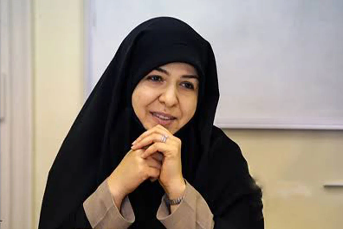 نیلوفر شادمهری
